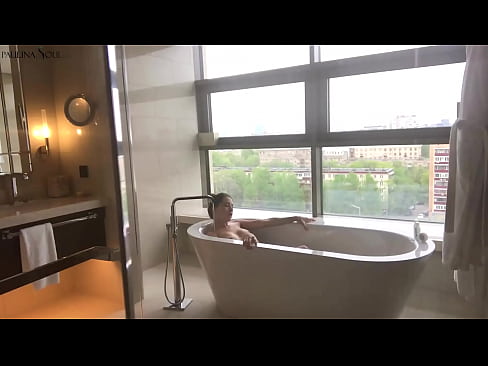 ❤️ Foshnjë e jashtëzakonshme që tund me pasion pidhin e saj në banjë ❤ Video seksi tek ne ❤